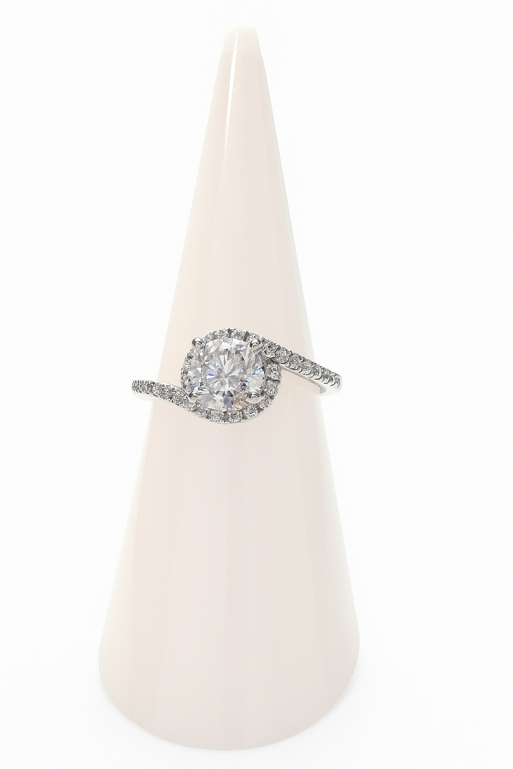 Adjustable Zircon Halo Engagement Ring